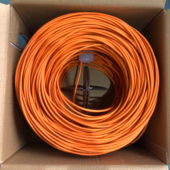 最適なパフォーマンスとデータ整合性ネットワーキングのための Fluke テストを備えたプレミアム Cat5e LAN イーサネット ネットワーク ケーブル